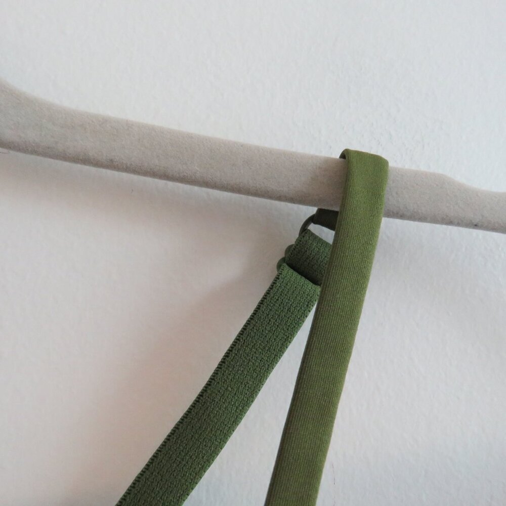GIRLFRIEND COLLECTIVE V-Neck Bralette in Clover Green Sports Workout - XXS - Picture 5 of 12